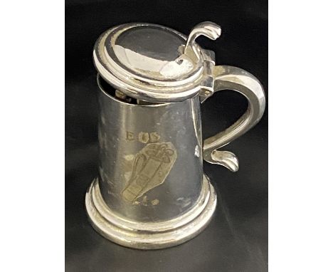 A vintage Dunhill table lighter in the form of a tankard (needs attention)