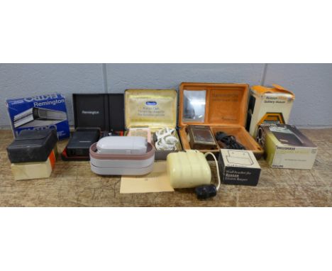 A collection of vintage electric razors (1960's onwards) (Ronson, Remington, Philishave, Lady-Shave, etc.) 