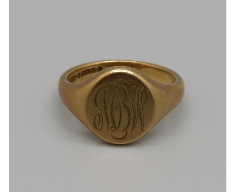 A 9ct gold ring with initials, 8.8g, U 