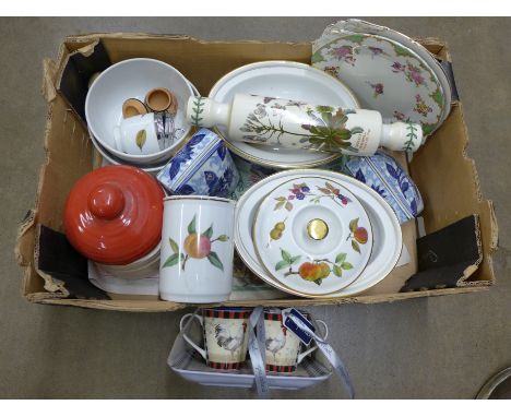 A collection of china including Royal Worcester Evesham**PLEASE NOTE THIS LOT IS NOT ELIGIBLE FOR POSTING AND PACKING** 
