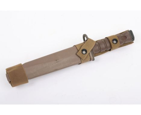 US Marine Corps OK35 Knife Bayonet: Heavy combat knife bayonet with 20.5 cms Bowie blade complete with scabbard and built in 