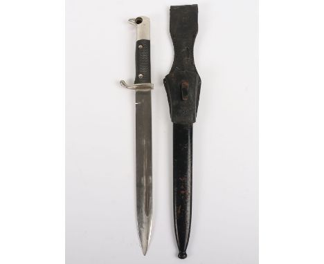 WW2 German Armed Forces Parade Bayonet, with pommel top missing release button, two piece chequered grips. Housed in its blac