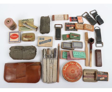 WW2 German Army Personnel Equipment: A selection of vintage period razor blades in packets, needles, 1941 empty tin, small me