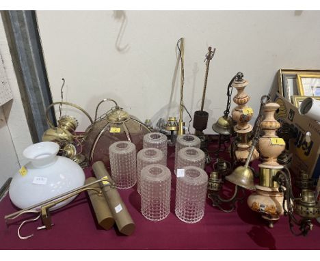 A quantity of lighting 