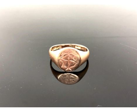 A 9ct yellow gold signet ring, size O, 3.3g.