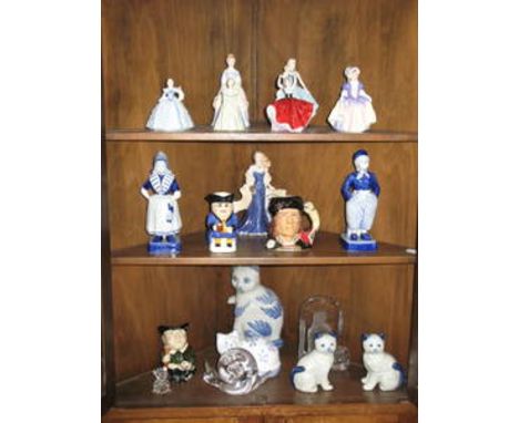 SUNDRY LOT INCLUDING TWO ROYAL DOULTON FIGURINES PLUS OTHERS, INCLUDING COALPORT, WADE, ROYAL WORCESTER, ETC.  ALSO OTHER CER