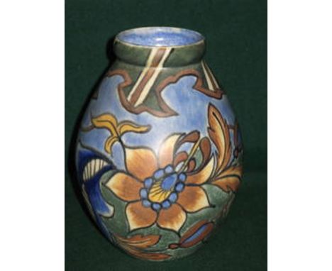 CHAMELEON WARE HANDPAINTED GLAZED CERAMIC VASE BY CLEWS & CO LTD, TUNSTALL, APPROXIMATELY 18cm 