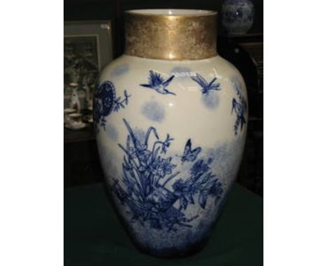 LARGE BLUE AND WHITE GLAZED CERAMIC VASE WITH GILDED DECORATION, APPROXIMATELY 57cm HIGH