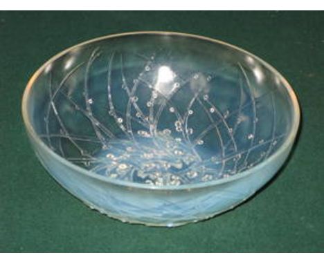 R. LALIQUE OPALESCENT GLASS BOWL, DIAMETER APPROXIMATELY 24cm 