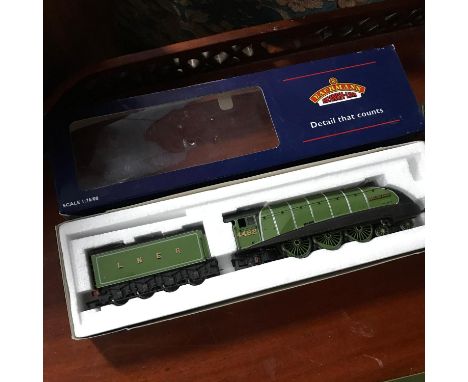 Bachmann Branch- Line Loco &amp; Tender, A4 4482 "Golden Eagle" with box 
