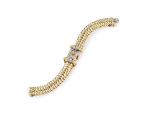 BOUCHERON: MONTRE DE DAME DIAMANTS, CIRCA 1950Le boîtier de forme rectangulaire serti de diamants de taille 8/8 et décoré de 
