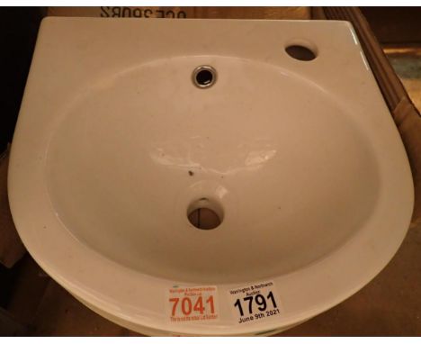Victoria plumb basin 40 x 20 x 37 cm. Not available for in-house P&amp;P, contact Paul O'Hea at Mailboxes on 01925 659133 