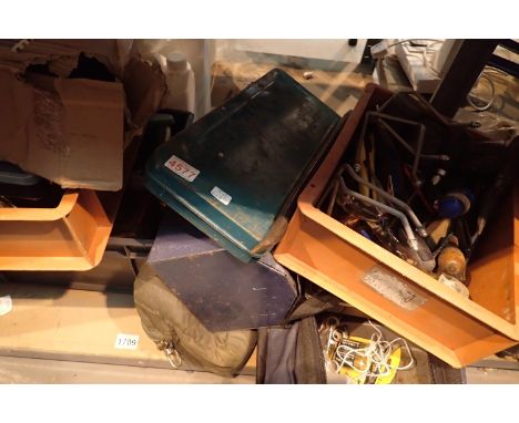 Tools and fixing includes five boxes a metal tool box, kamasda ski set two tool boxes three box fixings. Not available for in