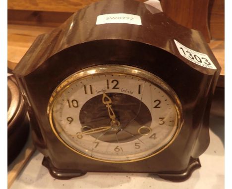Smiths mahogany cased mantle clock with key. Not available for in-house P&P, contact Paul O'Hea at Mailboxes on 01925 659133C
