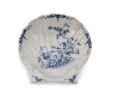 Early Worcester porcelain pickle dish, decorated in tones of light blue with bird on a rock, reverse with workman's mark, 12c