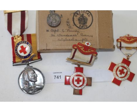 MILITARY & NURSING MEDALS. A group of three medals to Captain G Pinney, in box of issue and complete with slip. 1939/45 Star,