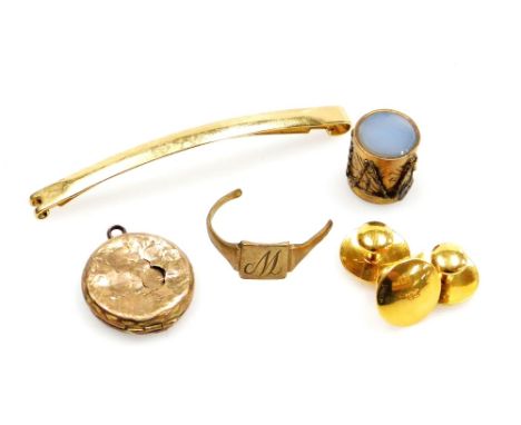 Jewellery, comprising three collar studs, yellow metal stamped 18, 4.5g, a locket, agate set drum charm, part signet ring and