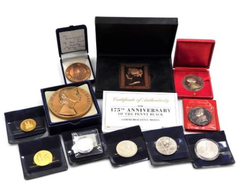 A 175th anniversary of the Penny Black commemorative medal, and various other commemorative medals, to include Pope Maximus. 