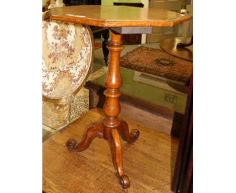 Tripod table 