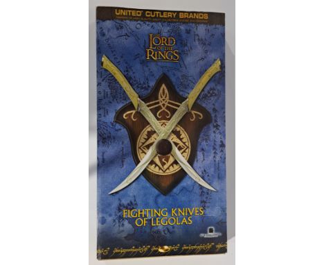 United Cutlery The Lord Of The Rings Fighting Knives of Legolas, replica, wooden wall plaque, certificate of Authenticity, wi