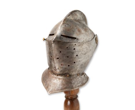HELMET | EUROPE, EUROPEAN | Country: Europe | Date: 19th century | Condition: Very good | Lot information | A decorative obje