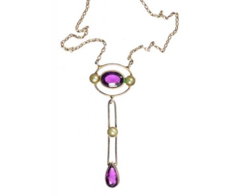 AN AMETHYST, SPLIT PEARL WHITE GOLD PENDANT, EARLY 20TH CENTURY, 2.6G