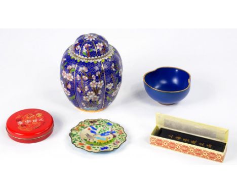 A CHINESE CLOISONNÉ ENAMEL JAR AND COVER, 10.5CM H, 20TH CENTURY, ETC