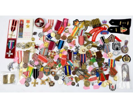 MISCELLANEOUS FOREIGN MEDALS AND BADGES INCLUDING SOVIET RUSSIAN, SOME REPRODUCTIONS/RESTRIKES, BRITISH ARMY BRASS BUTTONS, S