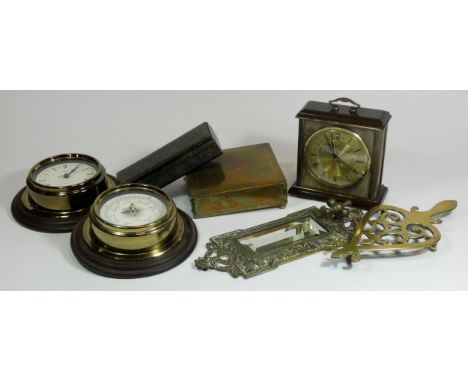 A Rococo style mirrored wall sconce, together with a brass cigar box with engine turned decoration, a Metamec mantle clock, a