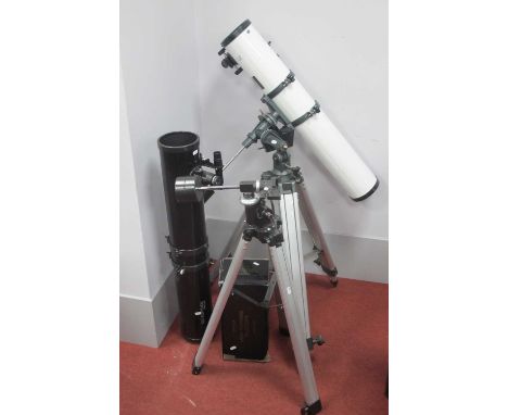 Meade Model 4504 telescope on a tripod, Powerseaker 114EQ example with a tripod and a Zennon high powered telescope. Unchecke