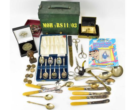 Various mixed collectibles to include some painted cavalry tinplate soldiers, four pairs of needlework scissors, a musical co