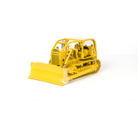 First Gear 1:25 International TD-25 Crawler w/Sweep ROPS and Winch, in original box, E, box G-VG 