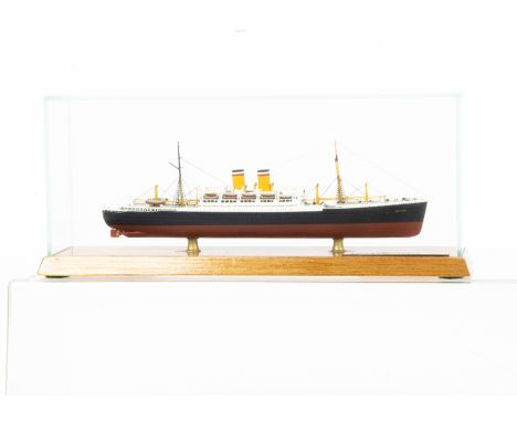 Classic Ships 1:1250 scale Waterline Models, CS 008 'New York', in display case, in original box, E, display Case E, box VG  