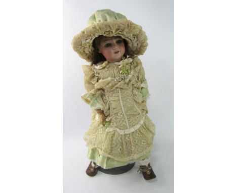 A Simon Halbig bisque head doll, 10.5cm.