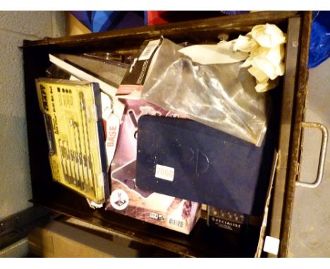 Box of mixed tools 