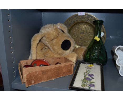 A selection of curios including Samurai decorated plate and green glass decanter