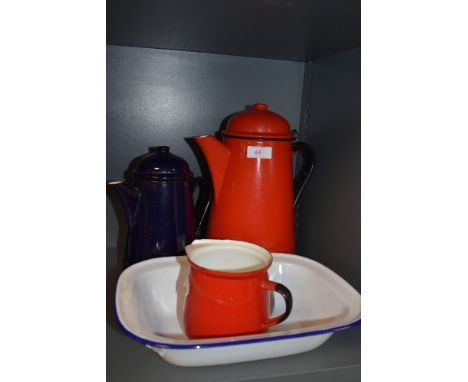 A selection of vintage enamel kitchenalia.