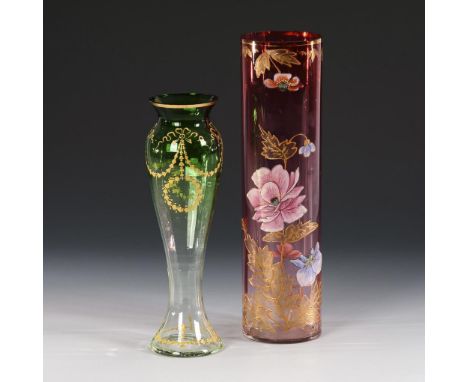2 Jugendstil-Vasen. Um 1900. Frankreich.                         1x in der Art von Legras: längsoptisch formgeblasene Stangen