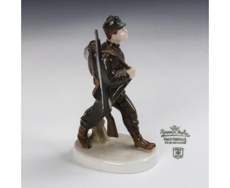 "Österreichischer Soldat". Rosenthal. Marke Kunstabteilung Stammwerk Selb und Kriegsmarke, 1914-1918. Modell-Nr.: K 421. Entw