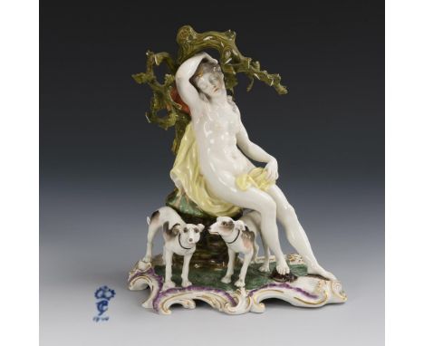 Schlafende Diana. Nymphenburg. Geprägte Wappenmarke und aufglasurblaue Carl-Thedor-Marke, 20. Jh. Entwurf: 1750-1754 für die 