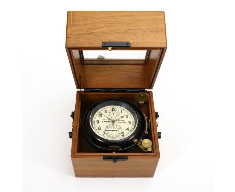             Schiffschronometer mit 56 h Gangreserve. Marke ALS / A. LANGE & SÖHNE, Glashütte B/Dresden. Ca. 1944/45. Werk-Nr.