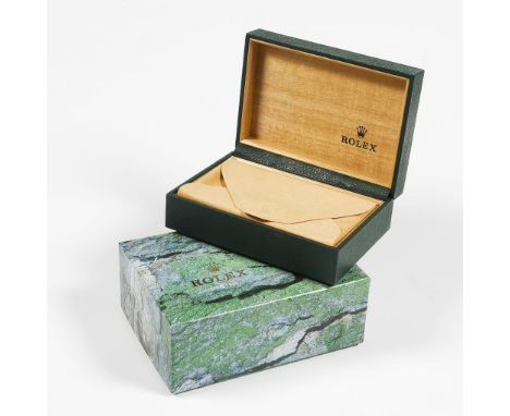             Rolex-Uhren-Box. 6 x 15 x 11 cm.             Rolex Oyster-Karton, grüne Leder-Box mit Holzkern, am Boden Schriftz