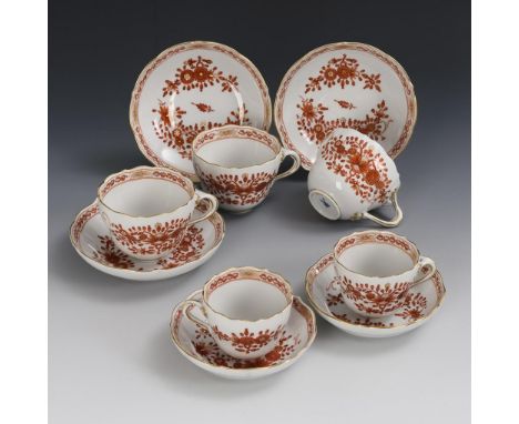 3 + 2 Mokkatassen "Korallenrote indische Malerei". Meissen. Schwertermarke, 2. H. 20. Jh., 1. Wahl.             Korallenrote 
