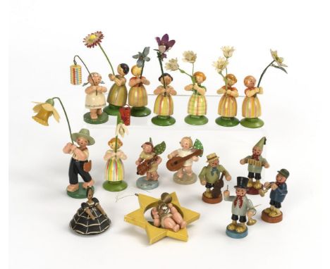 Konvolut Blumenkinder, Engel und Musikanten. Wendt & Kühn und andere. Teils Weha-Kunst und W & K gemarkt, 4x mit Stempel "ges