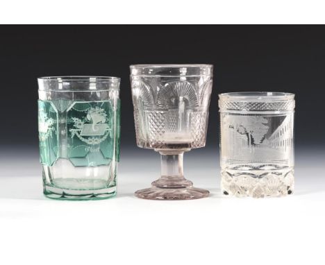 3 Biedermeier-Gläser. Um 1840/50.                         1 Kelchglas aus farblosem, manganstichigem Glas mit Kerb-, Steinel-