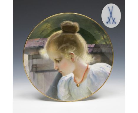 Bild-Wandschale mit Kinderporträt. Meissen. 1898-1923. Modell-Nr. R 141.             ø 22 cm.             Form-Modell von Emm