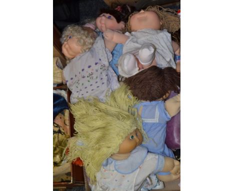 Cabbage Patch Dolls- various; a pair of cabbage patch slippers (12)