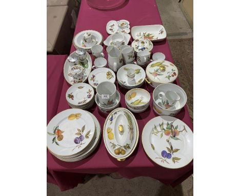 An extensive collection of Royal Worcester crockery