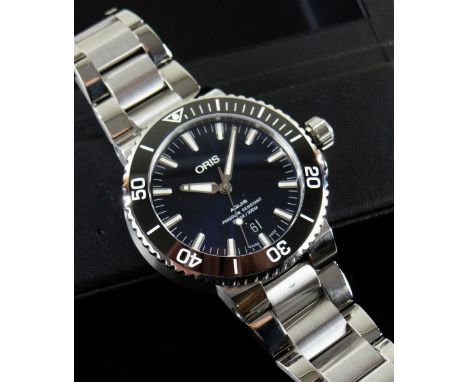 ORIS AQUIS CALENDAR BRACELET WATCH, ref. 01 733 7730, jewelled automatic 7730 movement, black dial with applied baton hour ma