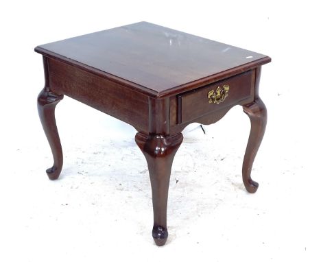 A rectangular mahogany side/lamp table, with single end drawer, on cabriole legs, L66cm, H55cm, D55cm 